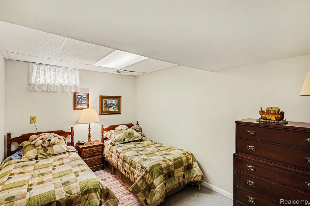 11676 Hawthorne Glen Drive Grand Blanc City MI 48439