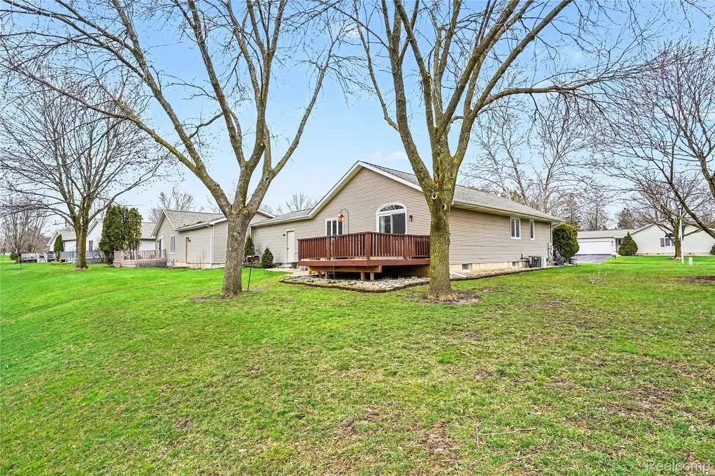 11676 Hawthorne Glen Drive Grand Blanc City MI 48439