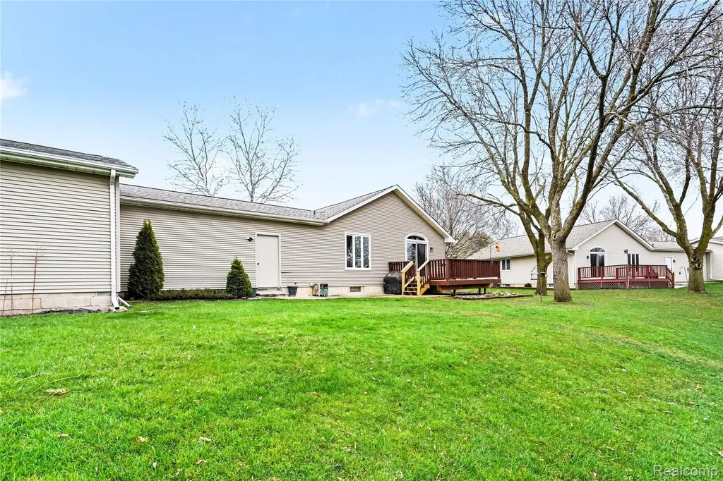 11676 Hawthorne Glen Drive Grand Blanc City MI 48439
