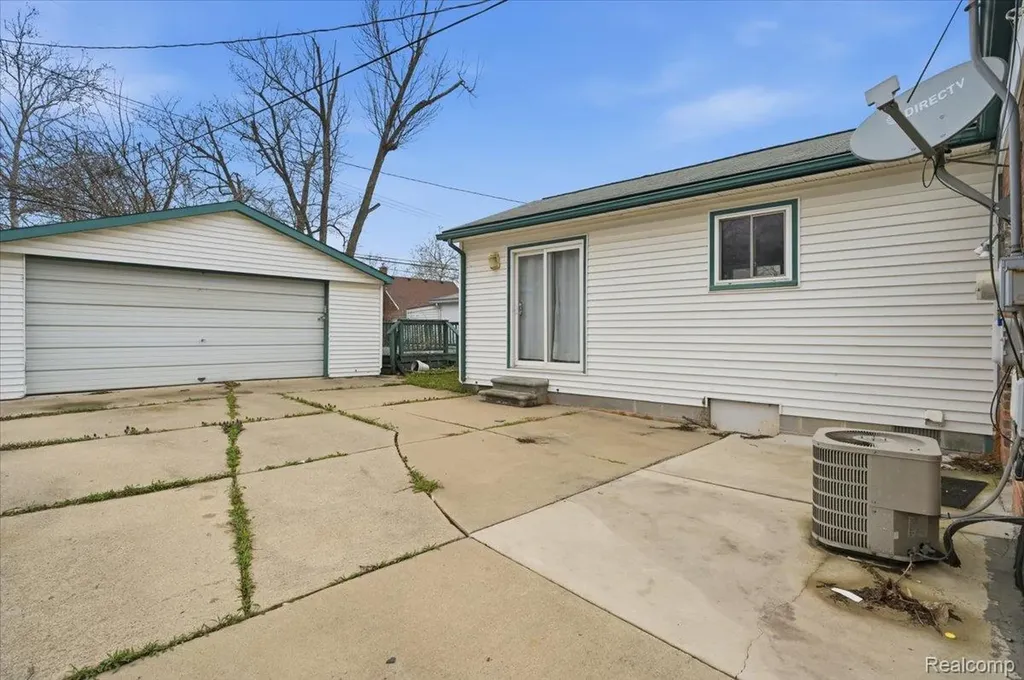 9193 Rutherford Street Detroit City MI 48228