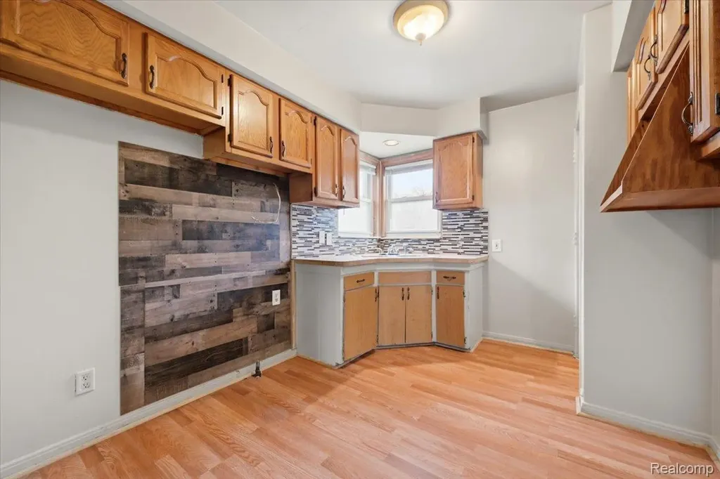 9193 Rutherford Street Detroit City MI 48228