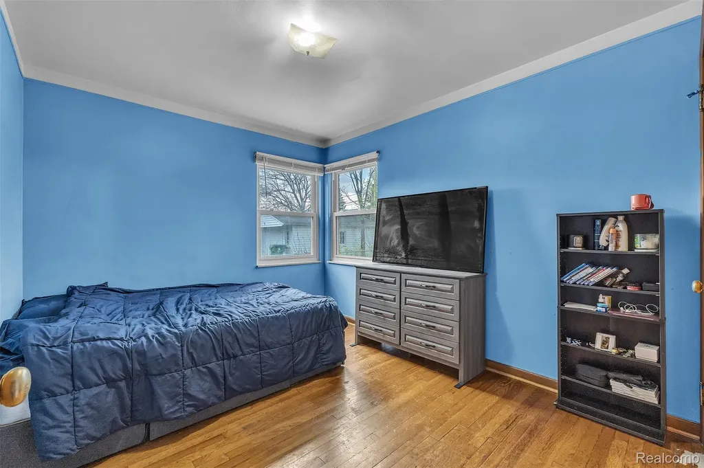 15361 Sprenger Avenue Eastpointe City MI 48021