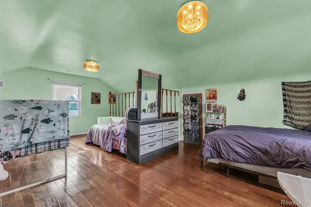 15361 Sprenger Avenue Eastpointe City MI 48021