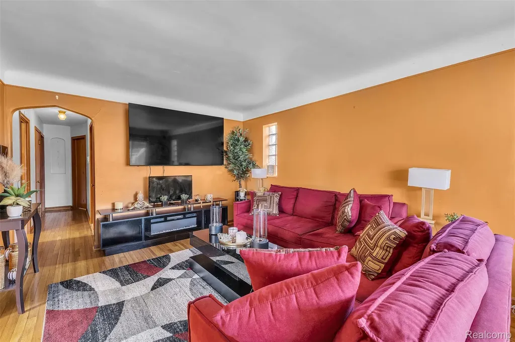 15361 Sprenger Avenue Eastpointe City MI 48021