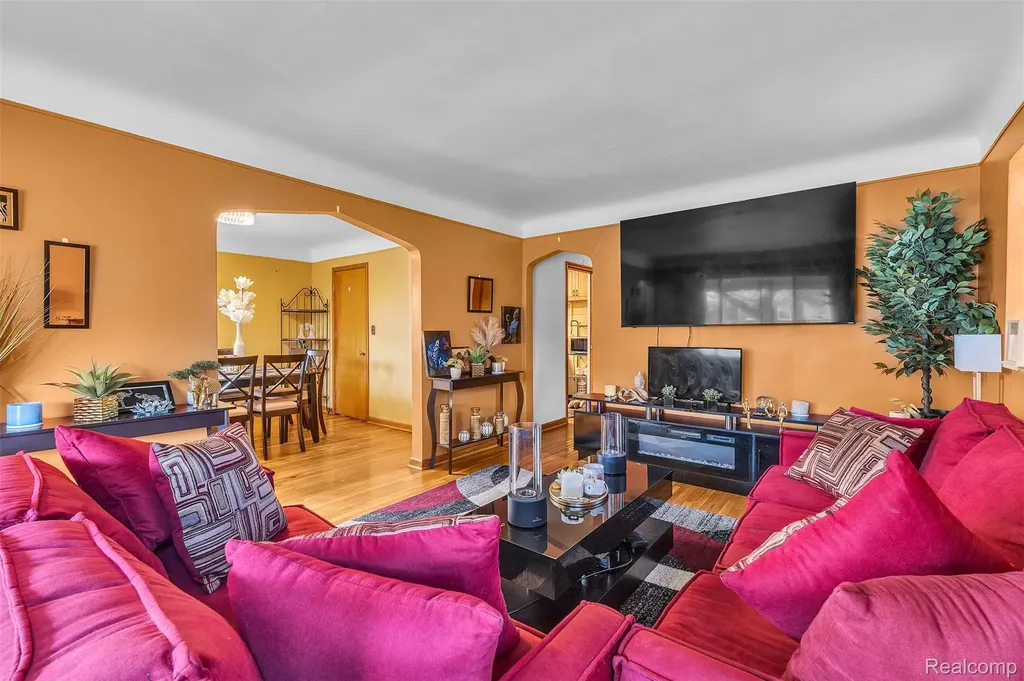 15361 Sprenger Avenue Eastpointe City MI 48021