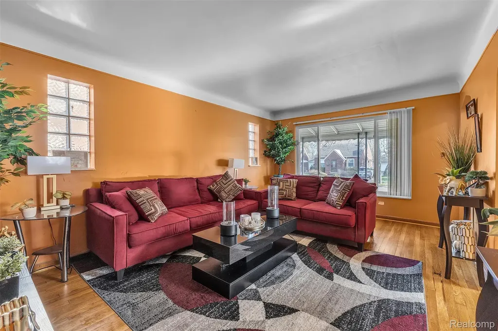 15361 Sprenger Avenue Eastpointe City MI 48021