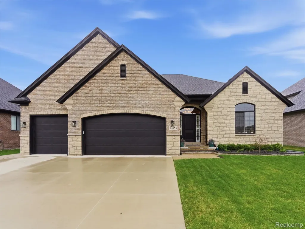 52853 Crimson Drive Macomb Township MI 48042