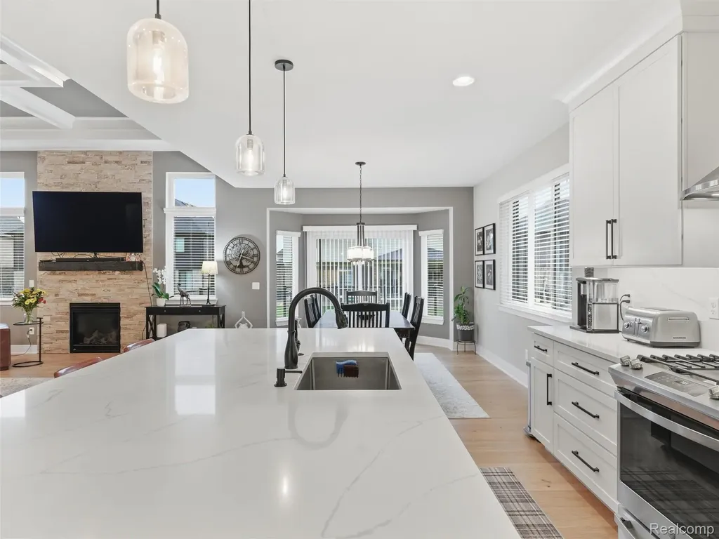 52853 Crimson Drive Macomb Township MI 48042