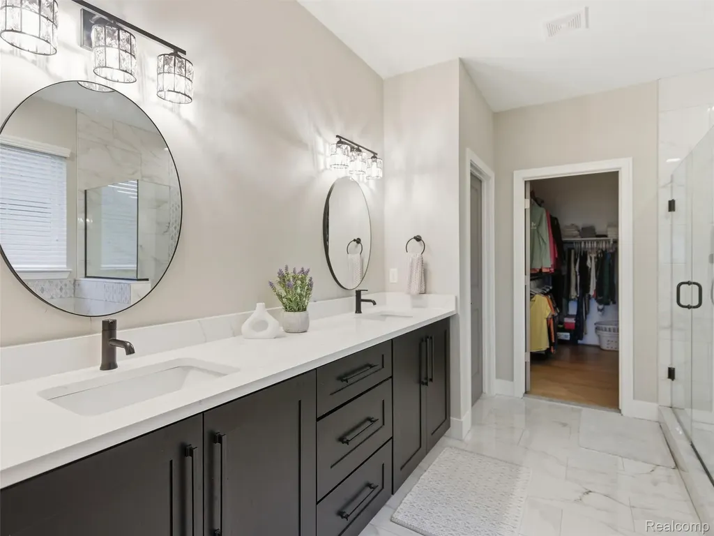 52853 Crimson Drive Macomb Township MI 48042