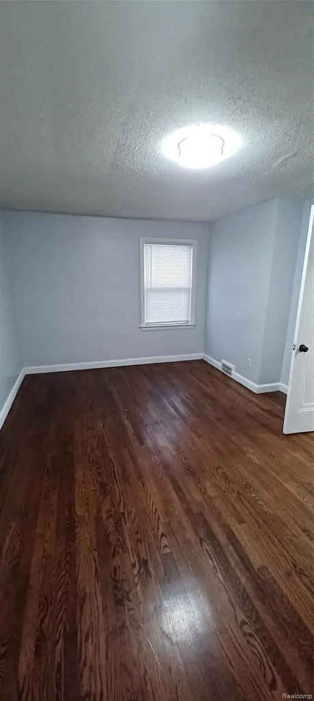 17330 Strathmoor Street Detroit City MI 48235