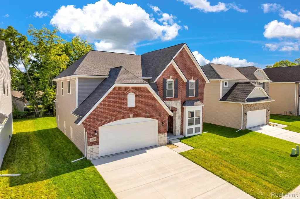 36293 Monroe Westland City MI 48186