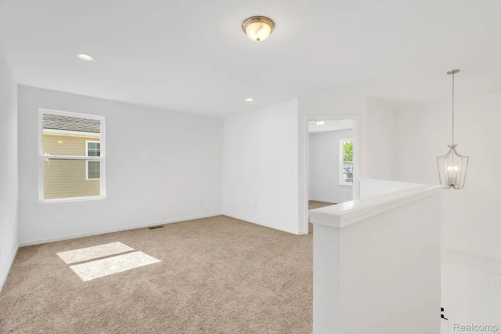 36293 Monroe Westland City MI 48186
