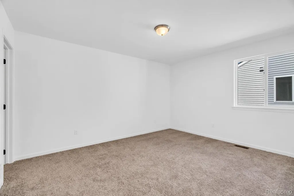 36293 Monroe Westland City MI 48186