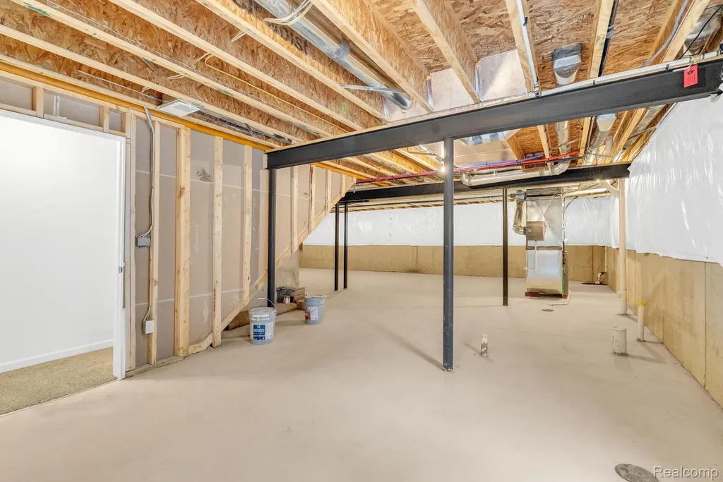 36293 Monroe Westland City MI 48186