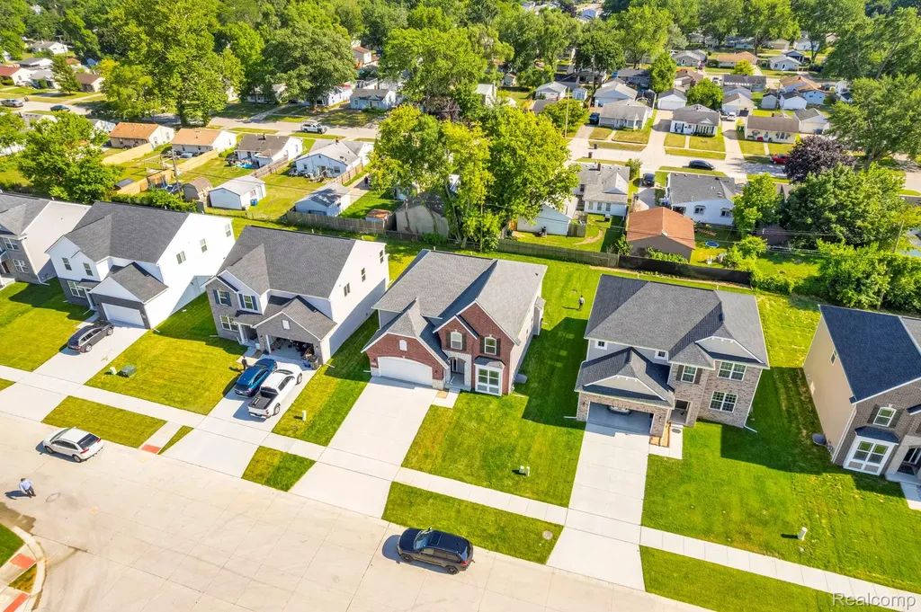 36293 Monroe Westland City MI 48186