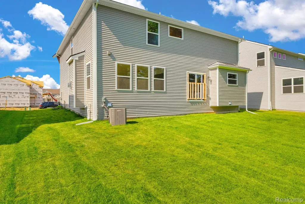 36293 Monroe Westland City MI 48186