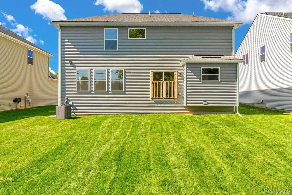 36293 Monroe Westland City MI 48186