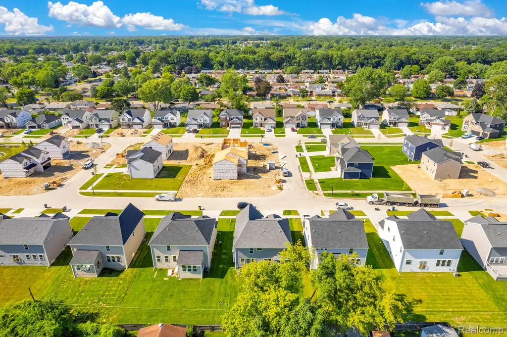 36293 Monroe Westland City MI 48186