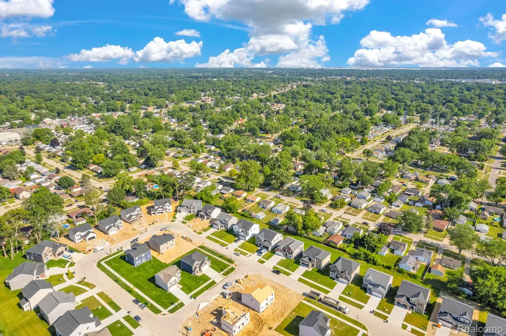 36293 Monroe Westland City MI 48186