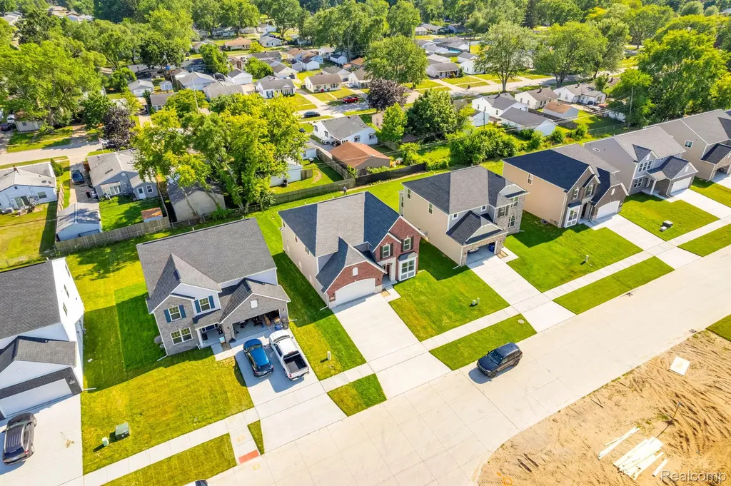 36293 Monroe Westland City MI 48186