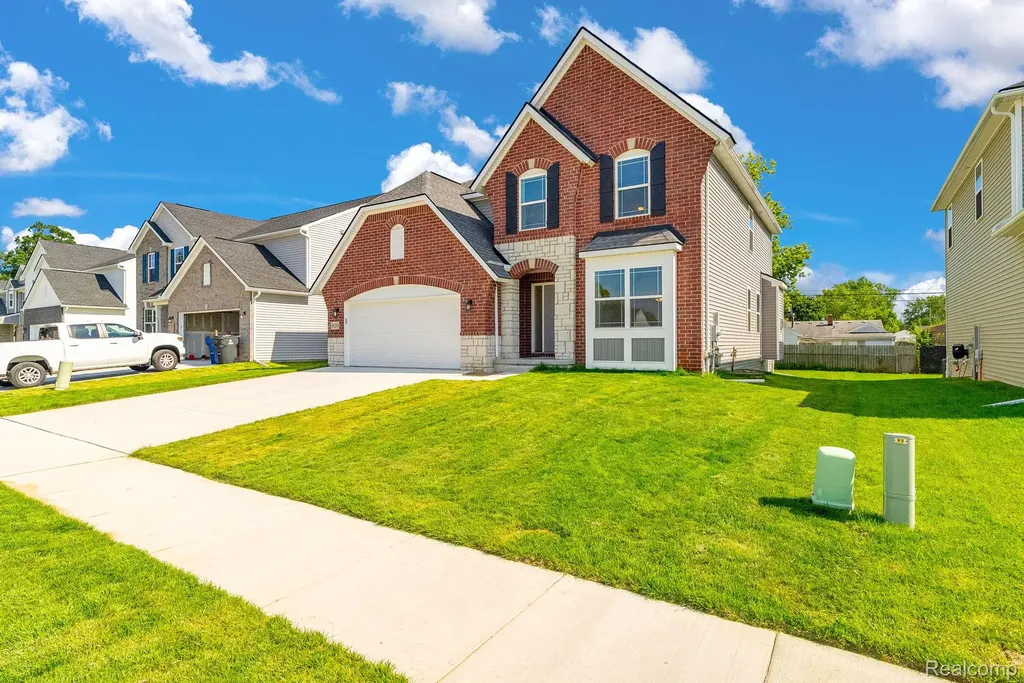 36293 Monroe Westland City MI 48186