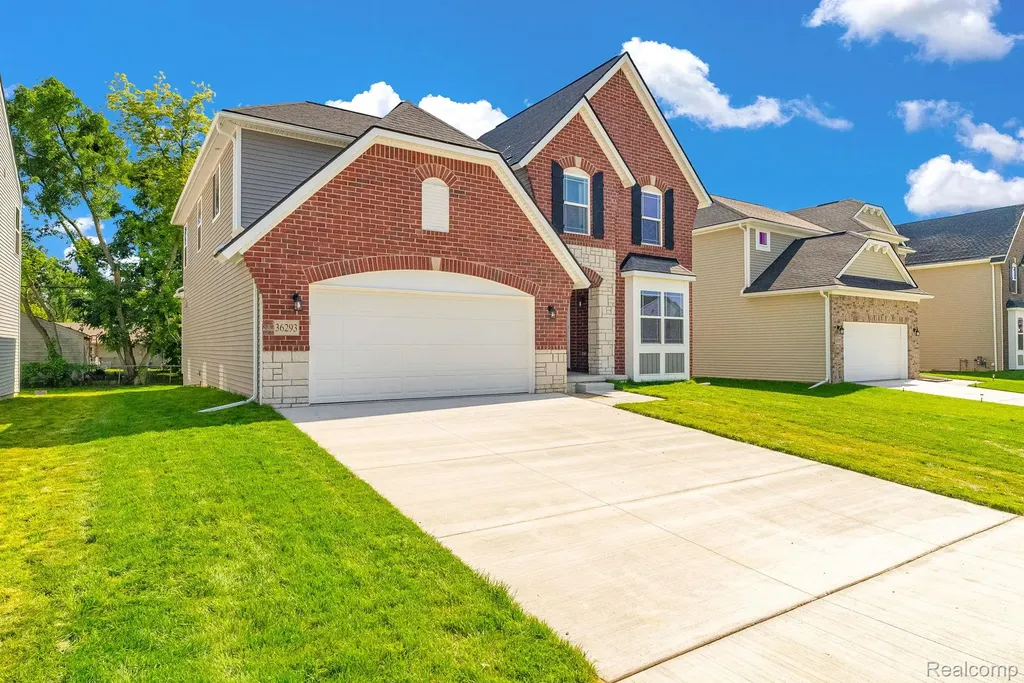 36293 Monroe Westland City MI 48186
