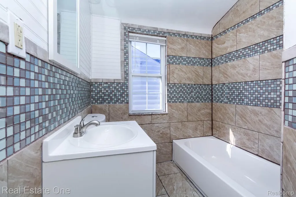 18666 Carrie Street Detroit City MI 48234