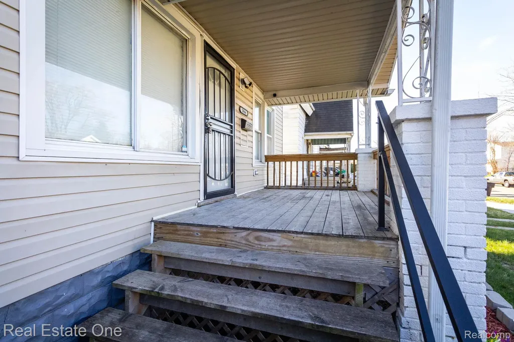 18666 Carrie Street Detroit City MI 48234