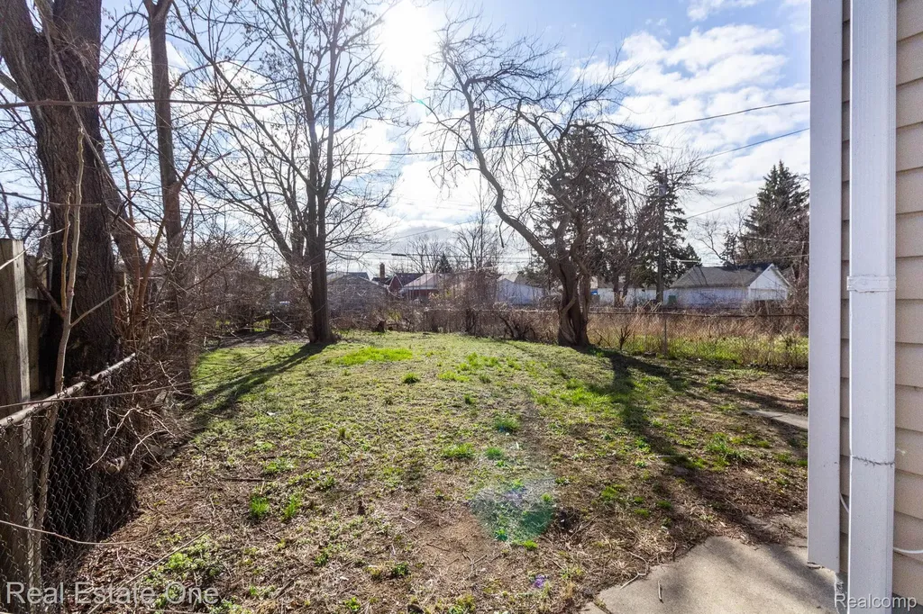 18666 Carrie Street Detroit City MI 48234