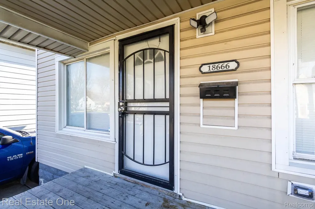 18666 Carrie Street Detroit City MI 48234