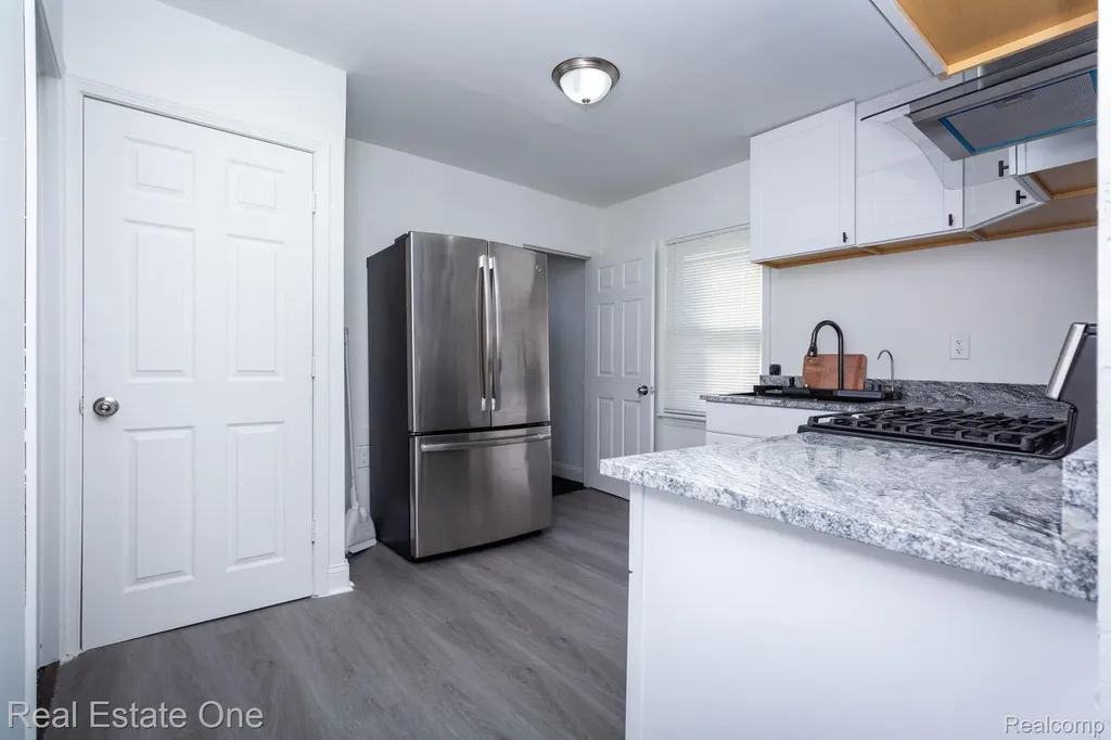 18666 Carrie Street Detroit City MI 48234