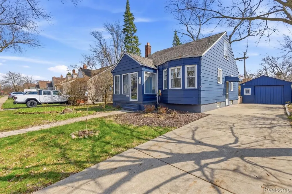 2193 Cambridge Road Berkley City MI 48072