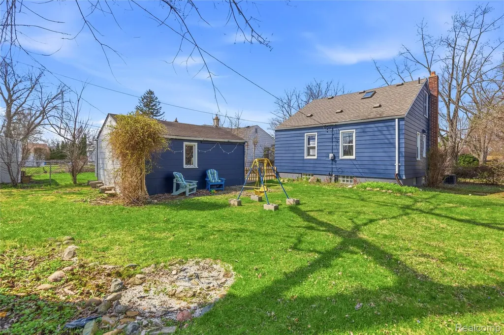2193 Cambridge Road Berkley City MI 48072