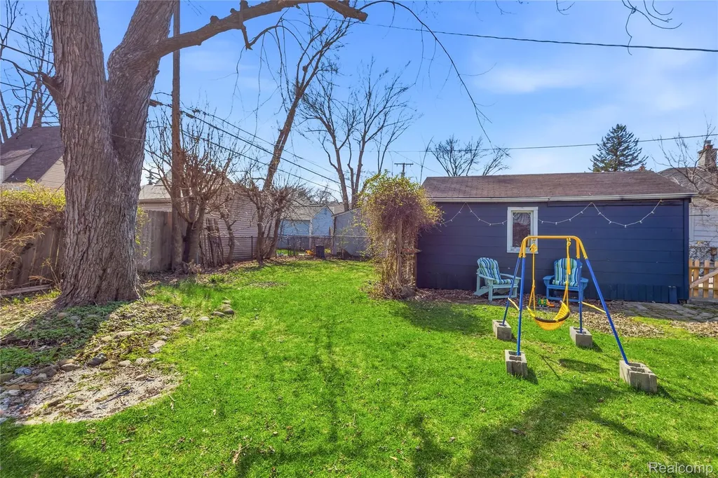 2193 Cambridge Road Berkley City MI 48072
