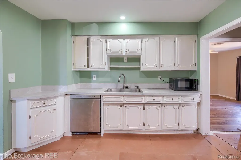 1335 Allen Street Burton City MI 48529