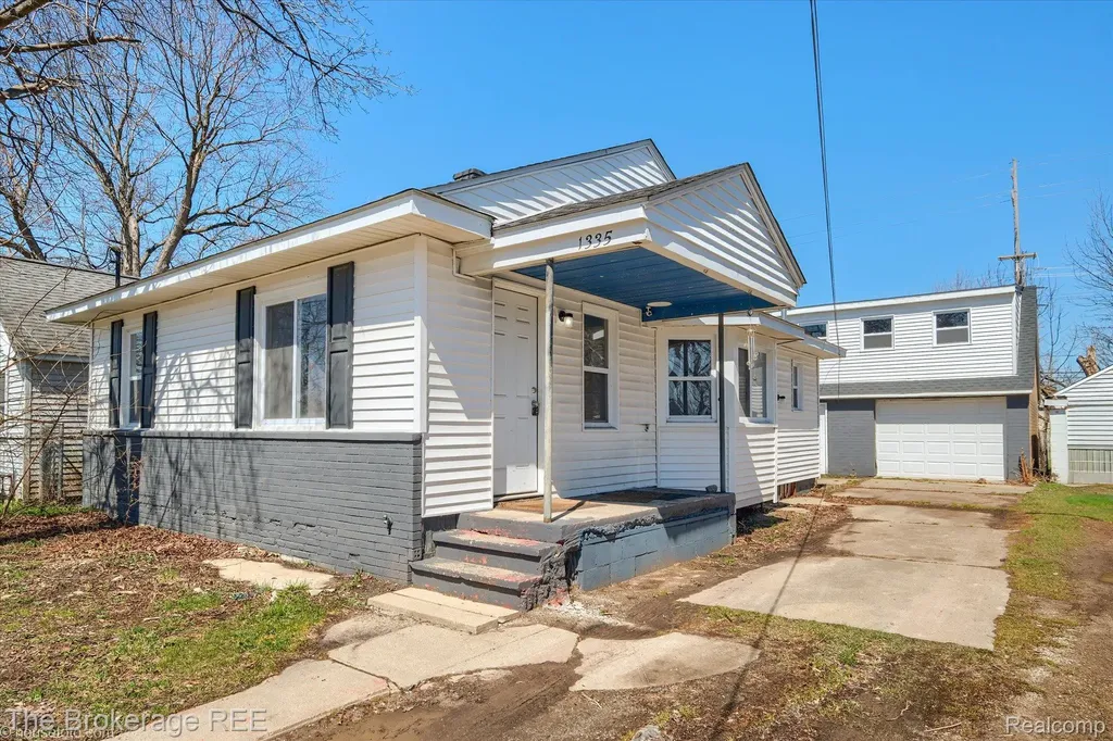 1335 Allen Street Burton City MI 48529
