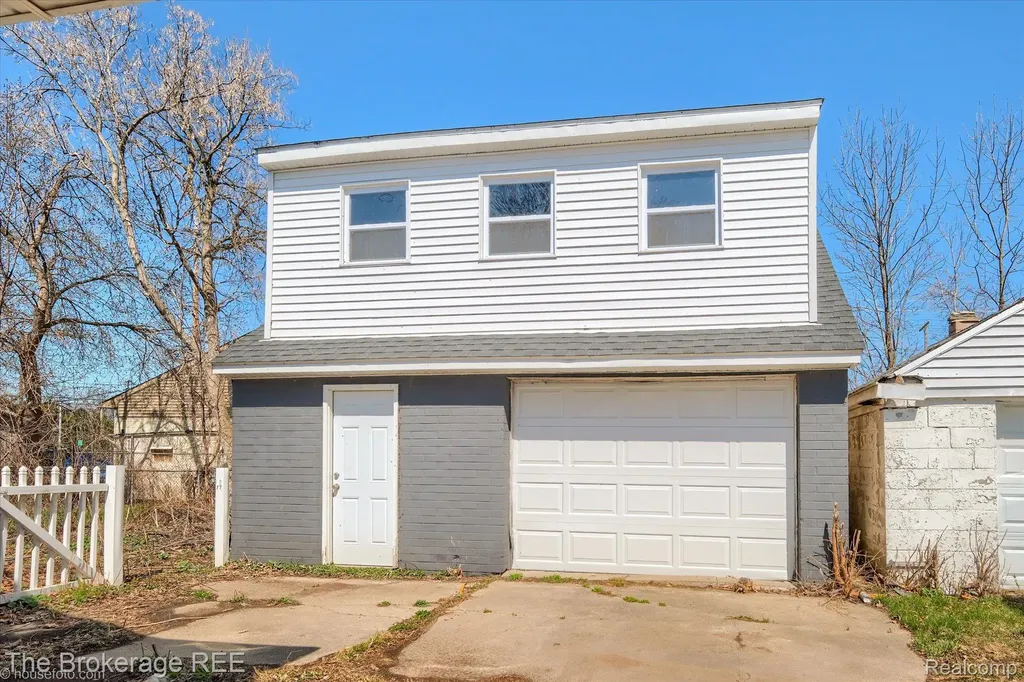 1335 Allen Street Burton City MI 48529