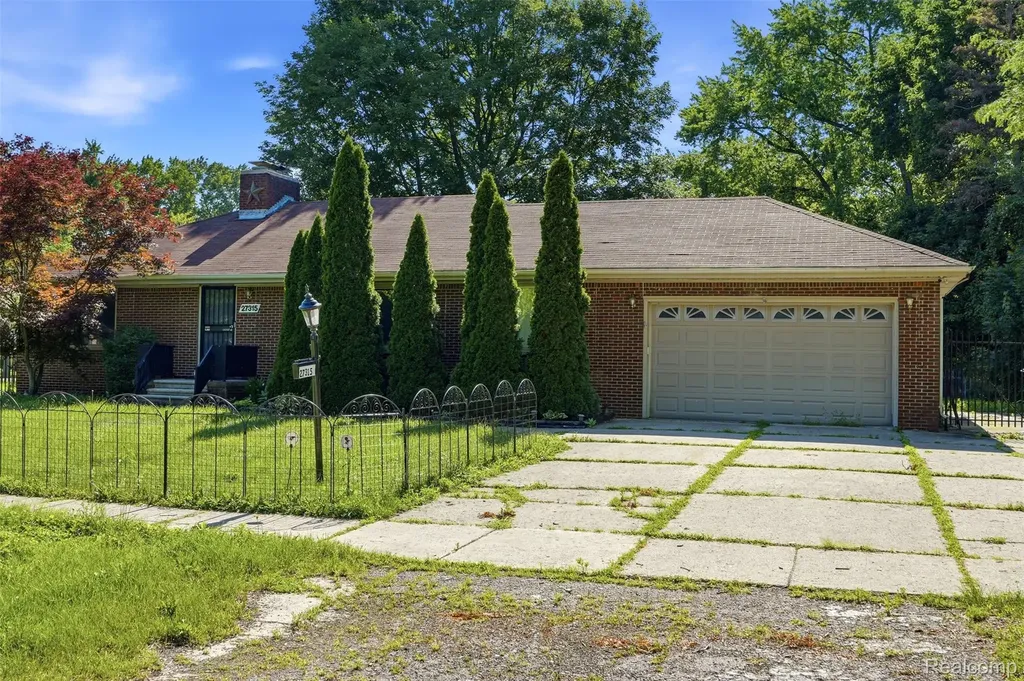 27315 Lathrup Boulevard Lathrup Village City MI 48076