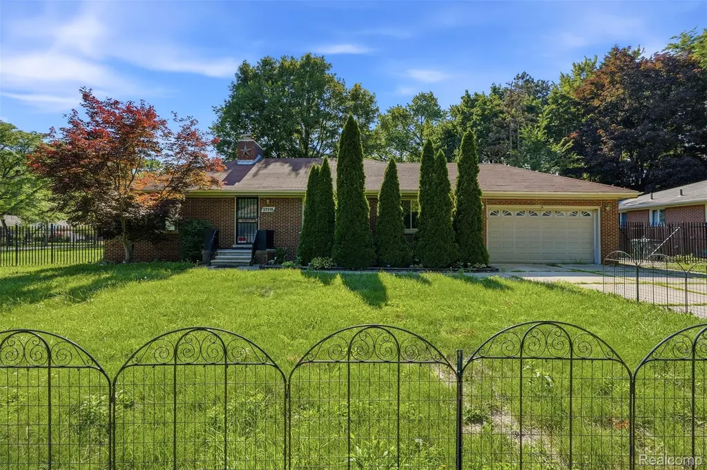 27315 Lathrup Boulevard Lathrup Village City MI 48076