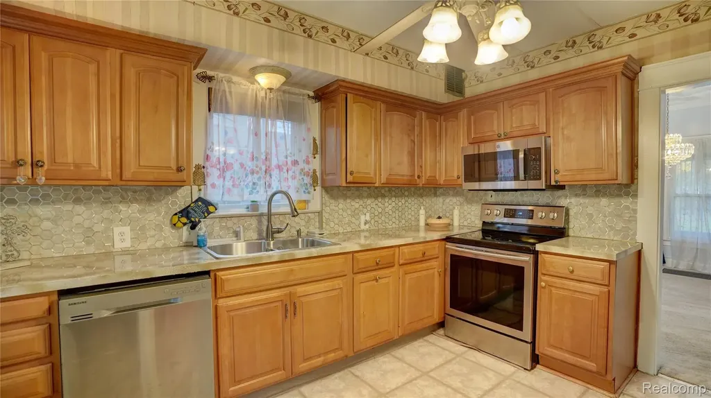 1644 Mason Street Flint City MI 48503