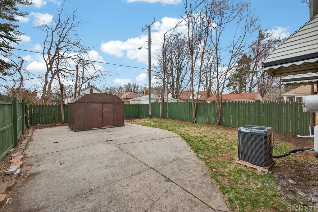 17183 Washburn Street Detroit City MI 48221