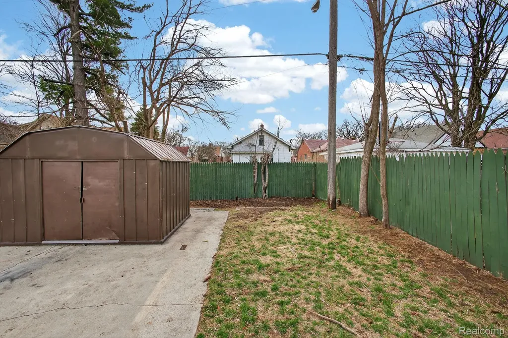 17183 Washburn Street Detroit City MI 48221