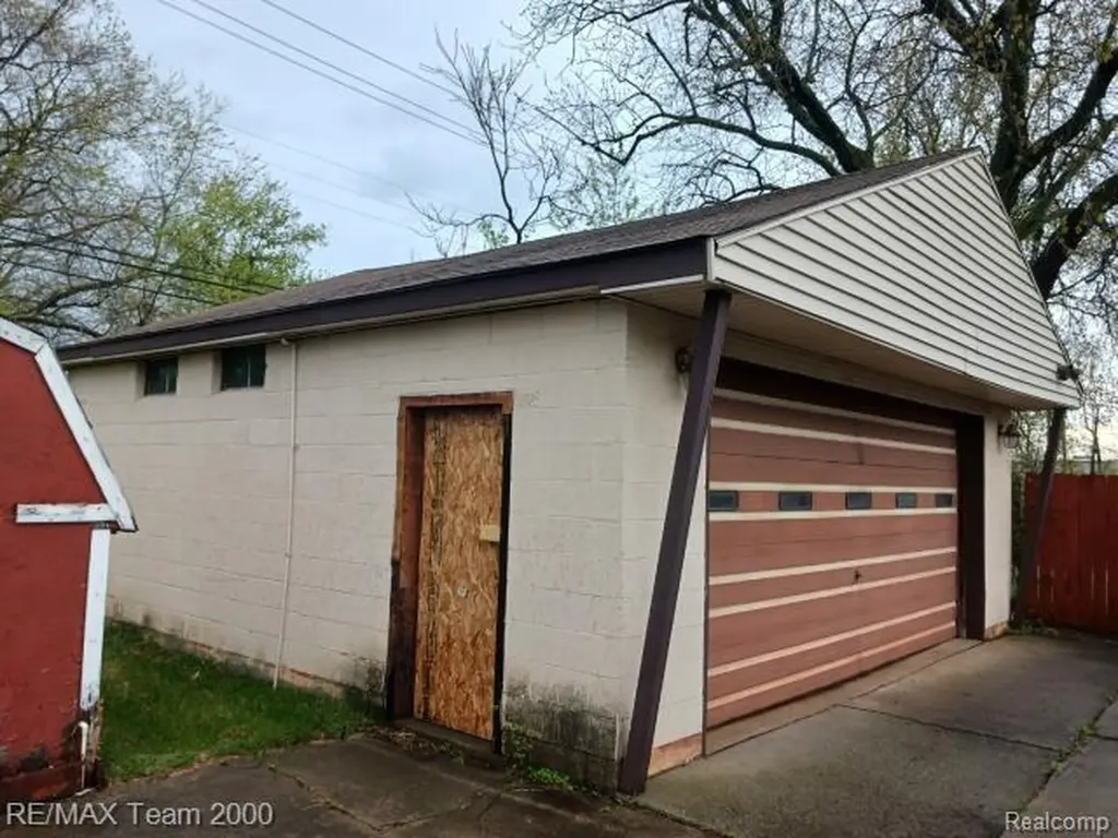 26120 Princeton Street Inkster City MI 48141