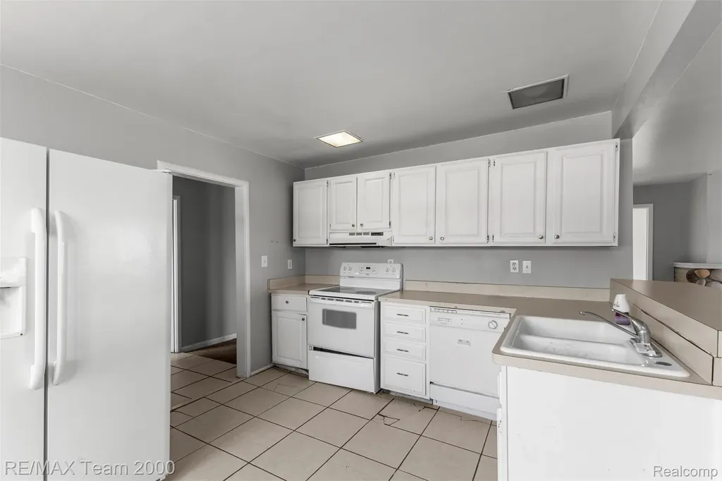 4390 Cass Elizabeth Road Waterford Charter Township MI 48328