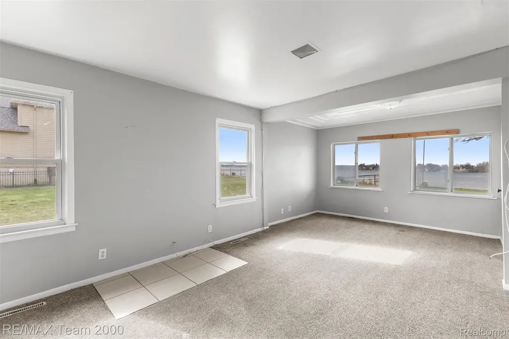 4390 Cass Elizabeth Road Waterford Charter Township MI 48328