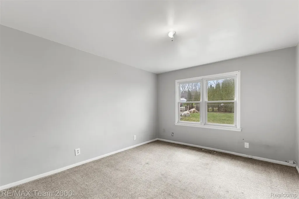 4390 Cass Elizabeth Road Waterford Charter Township MI 48328