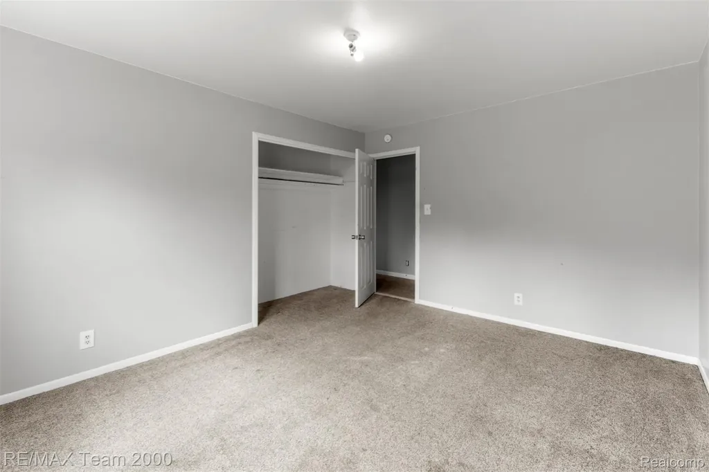 4390 Cass Elizabeth Road Waterford Charter Township MI 48328