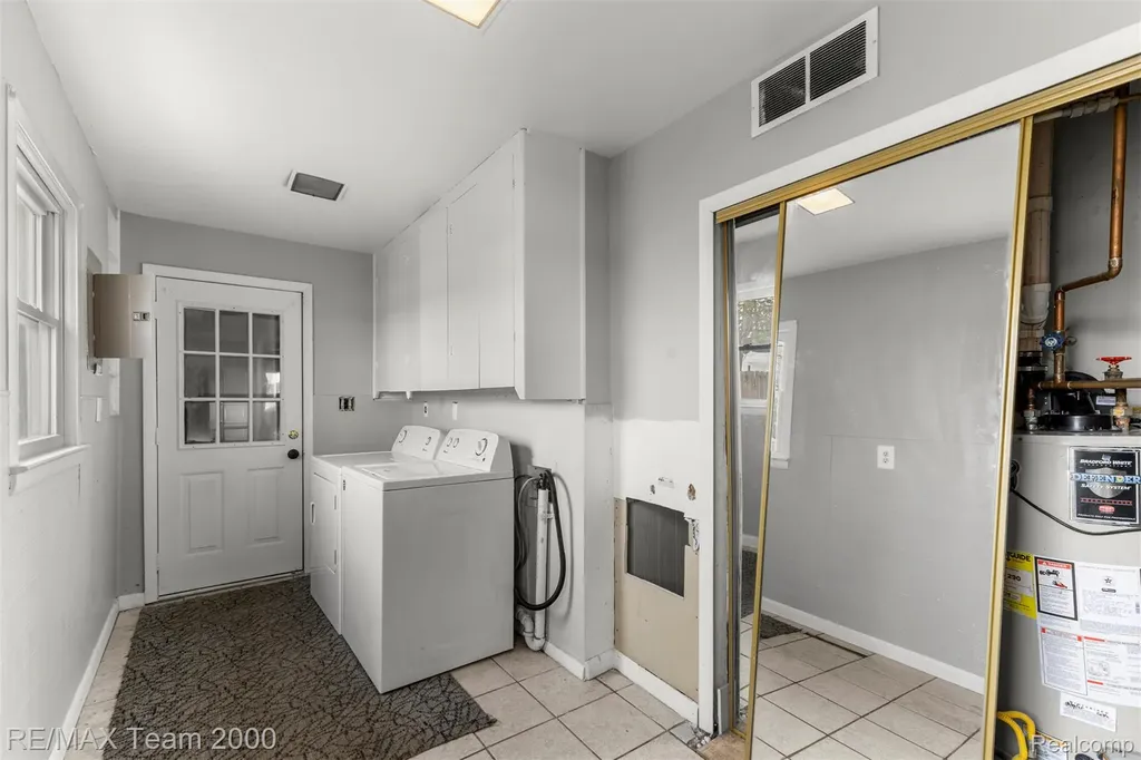 4390 Cass Elizabeth Road Waterford Charter Township MI 48328