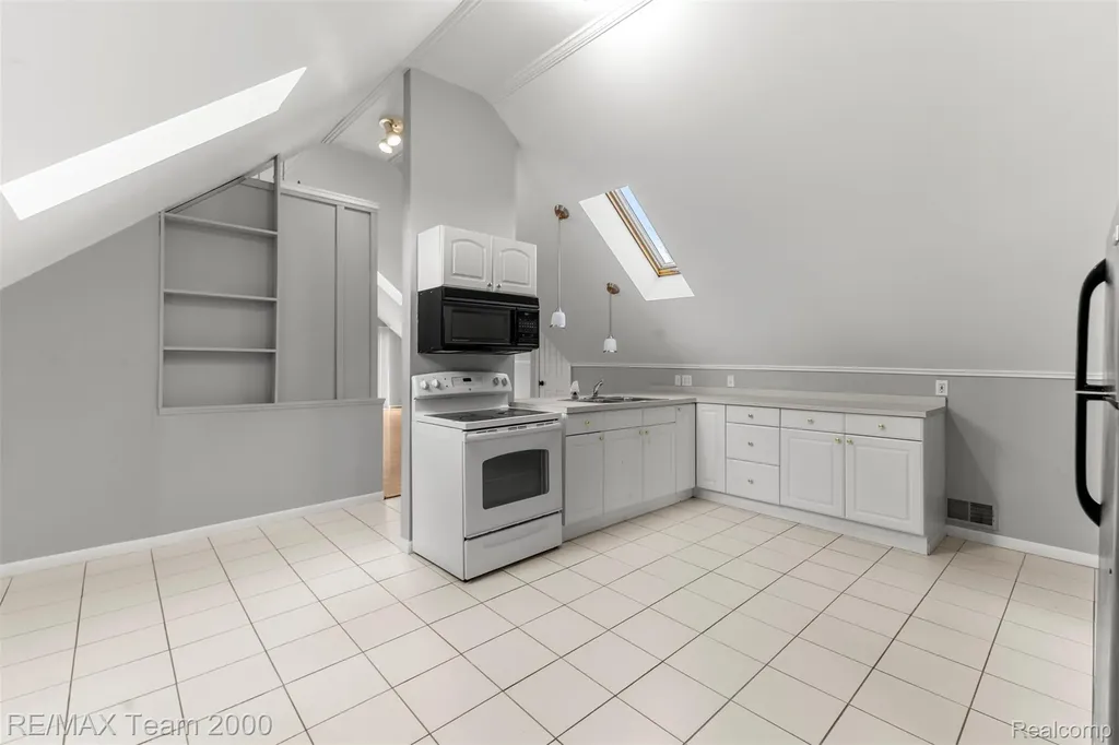 4390 Cass Elizabeth Road Waterford Charter Township MI 48328