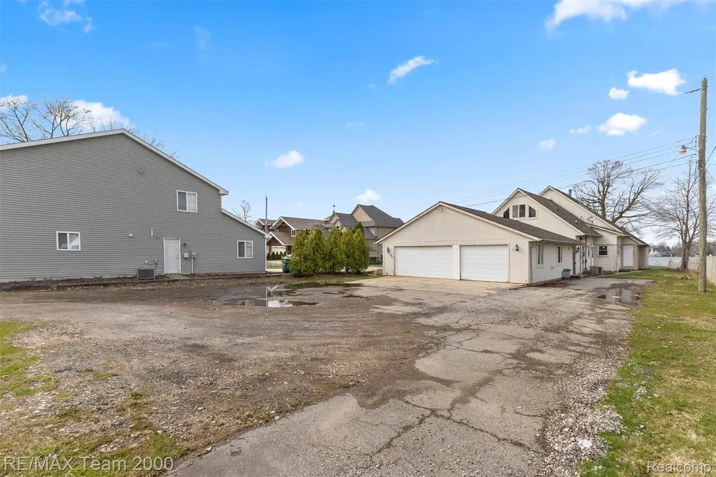 4390 Cass Elizabeth Road Waterford Charter Township MI 48328